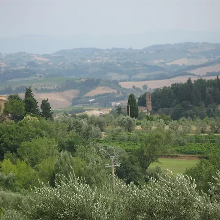 Renai E Monte Фермерский дом